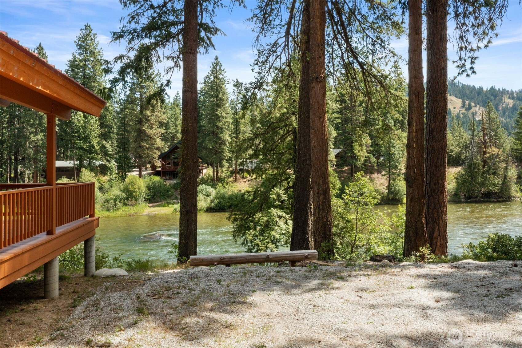 18725 River Road Property Photo 6