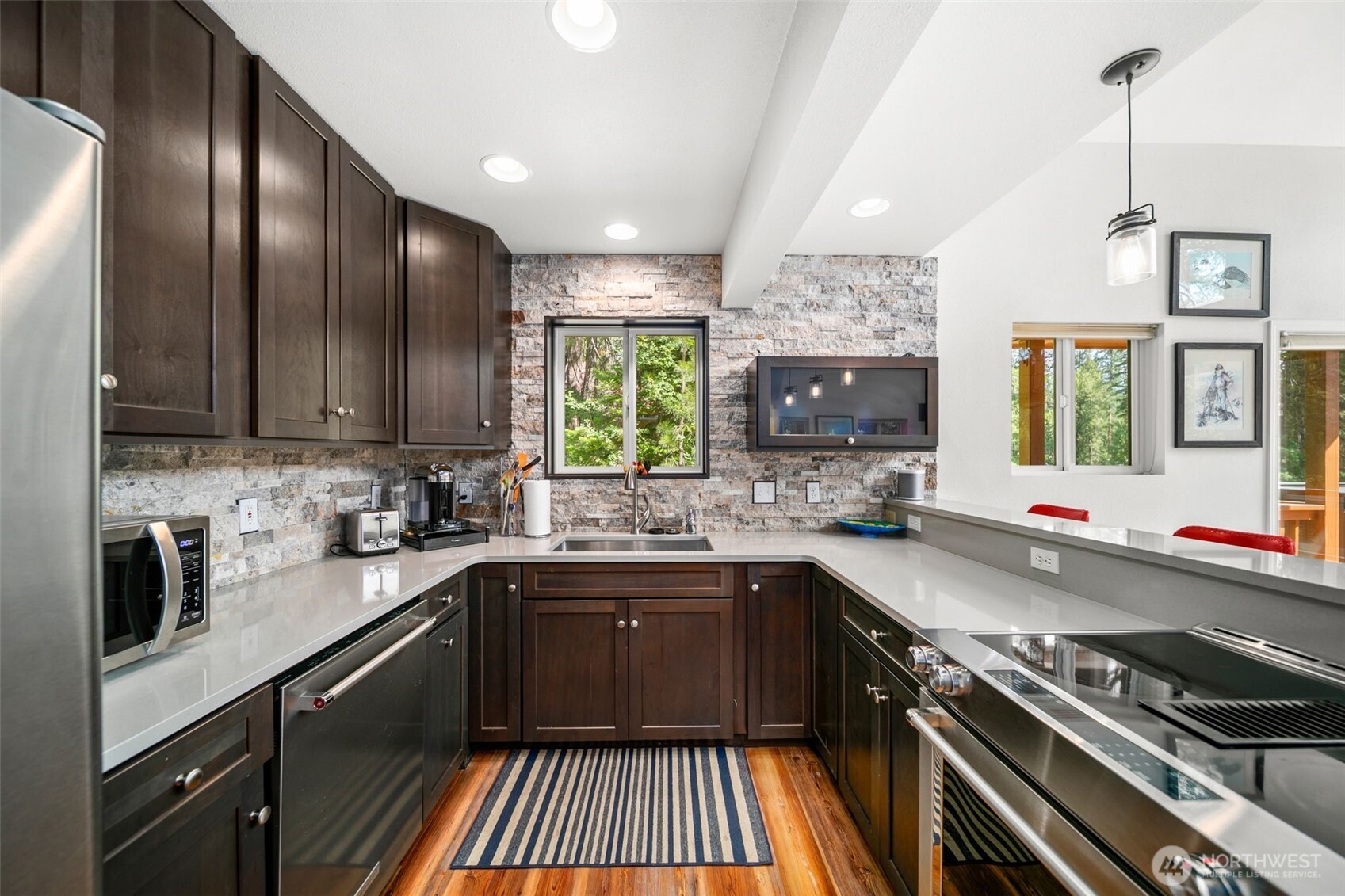 18725 River Road Property Photo 8