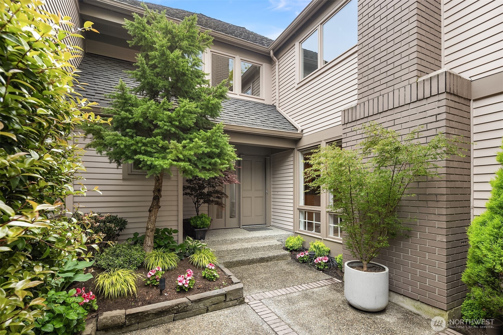 1732 Bellevue Way Property Photo 1