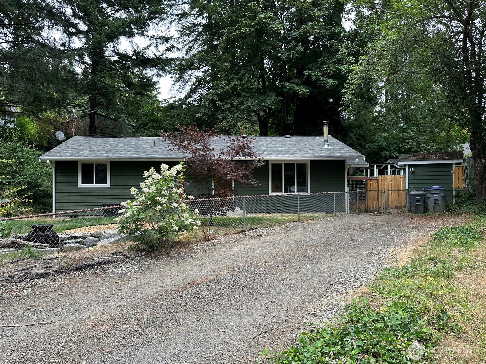 90 Ne Burt Court Property Photo 3