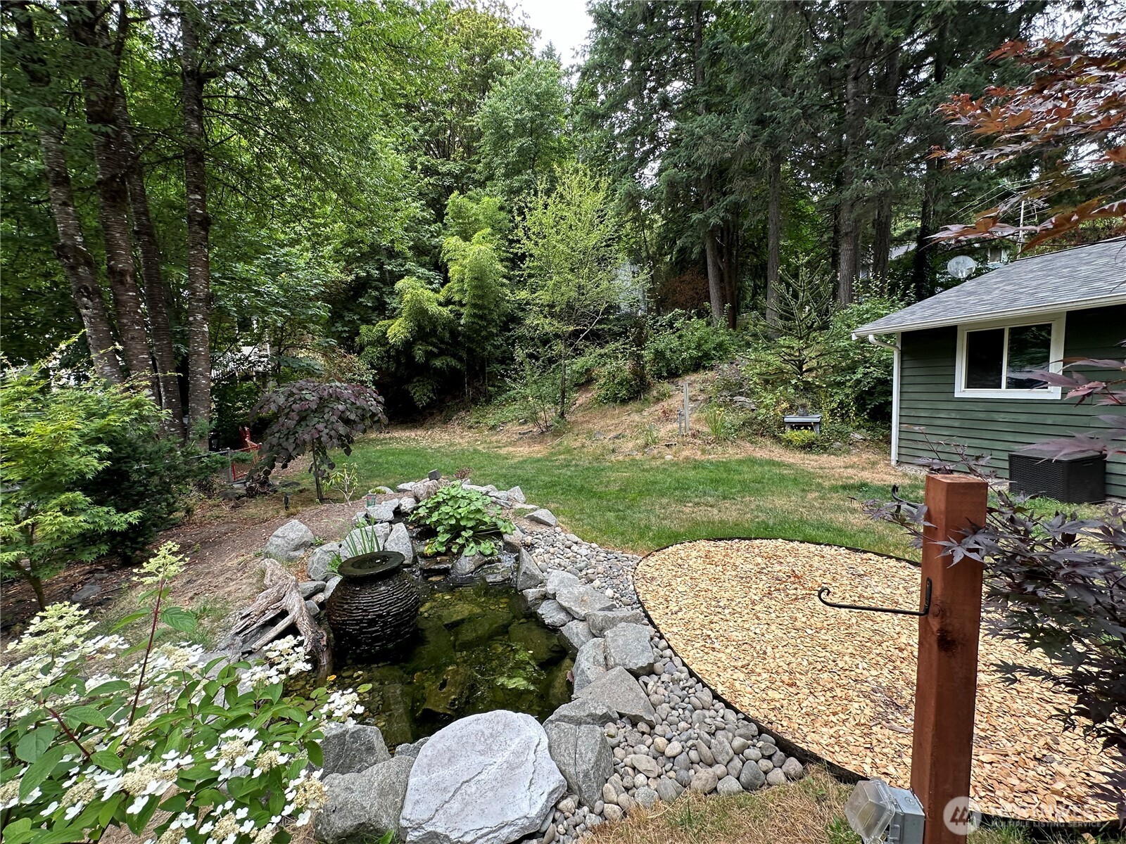 90 Ne Burt Court Property Photo 4