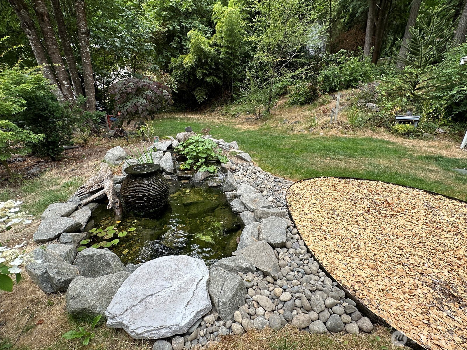 90 Ne Burt Court Property Photo 5