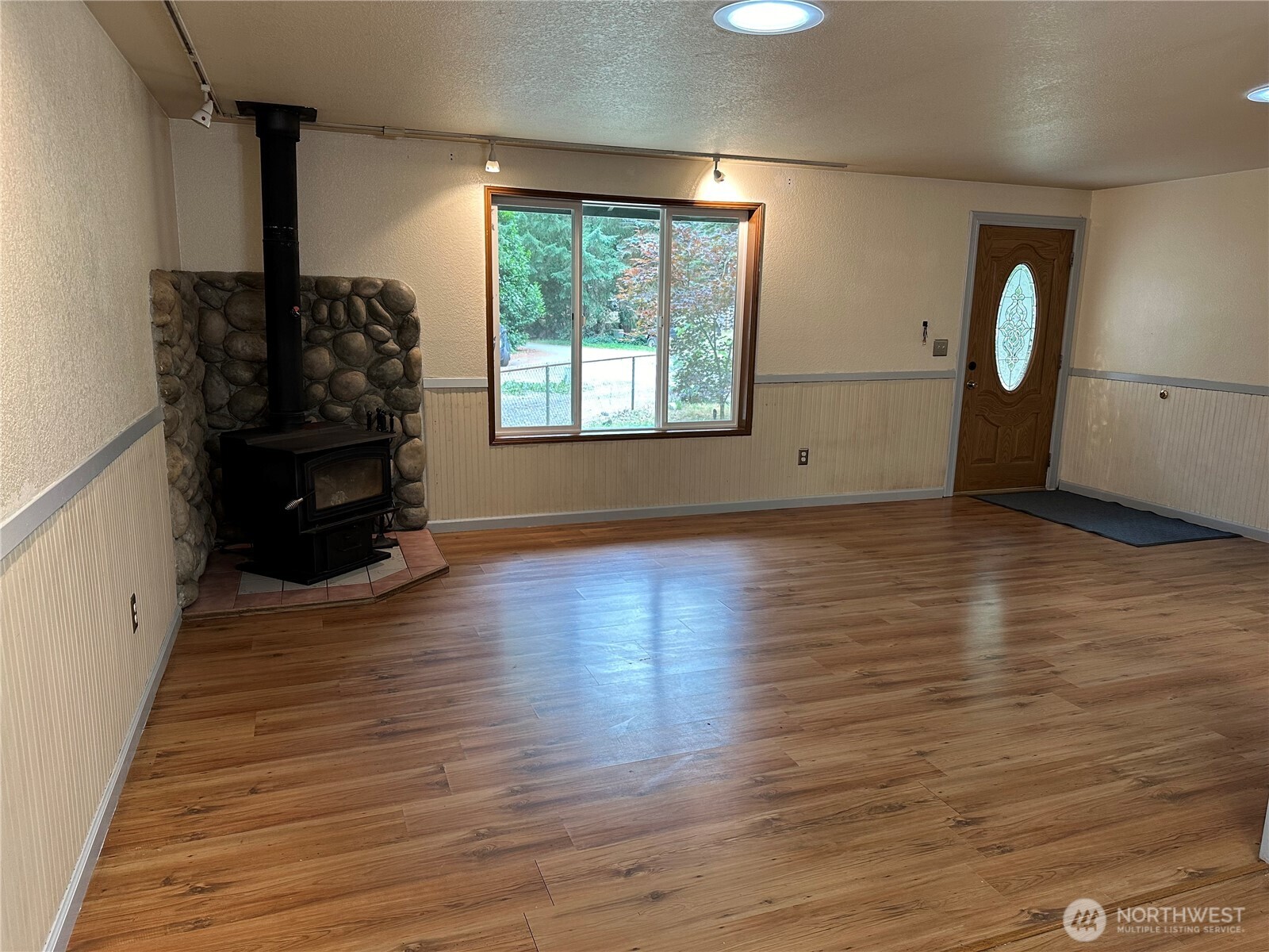 90 Ne Burt Court Property Photo 7