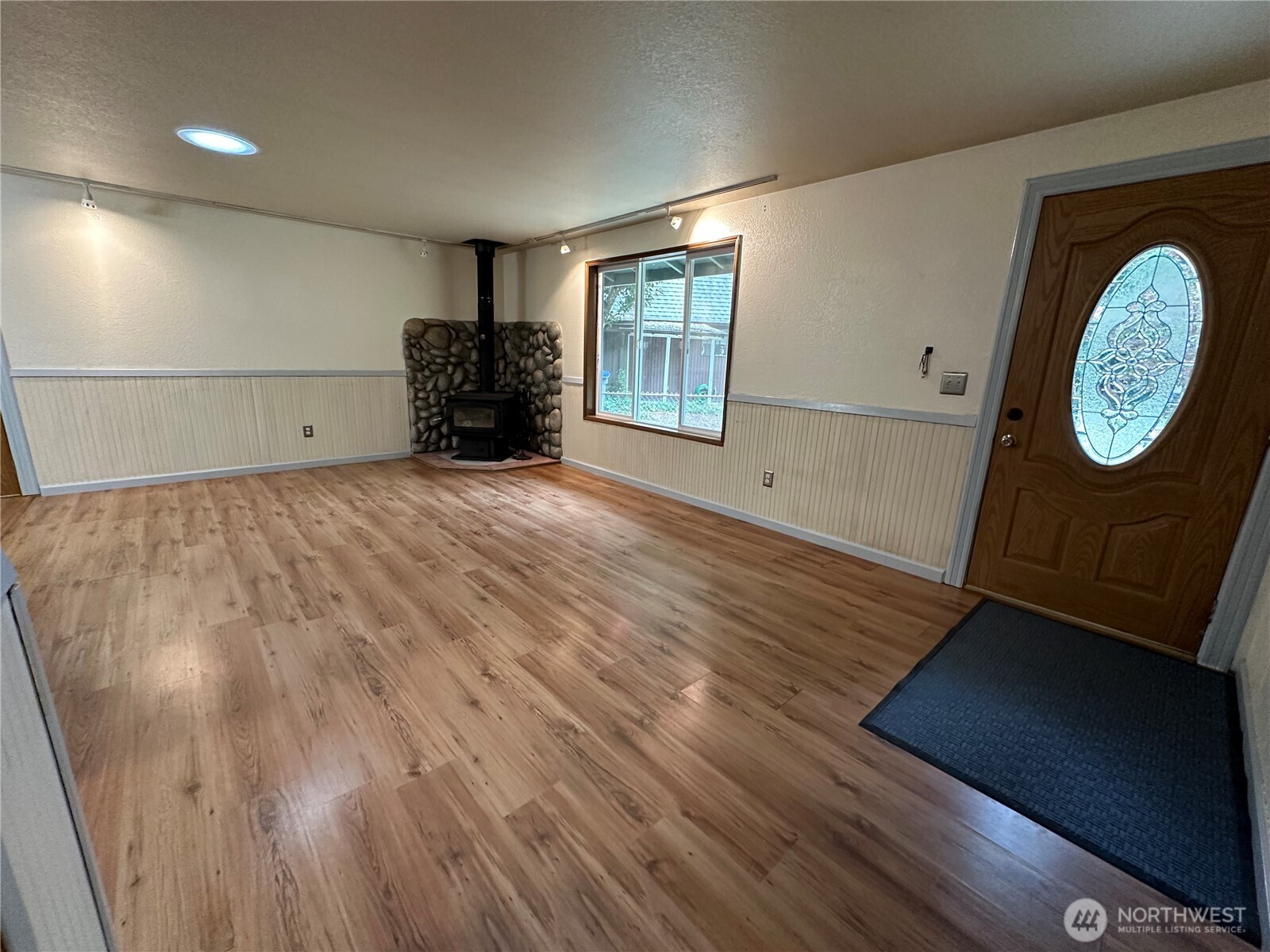 90 Ne Burt Court Property Photo 9