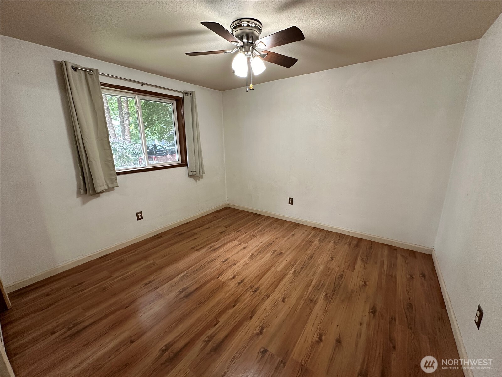 90 Ne Burt Court Property Photo 21