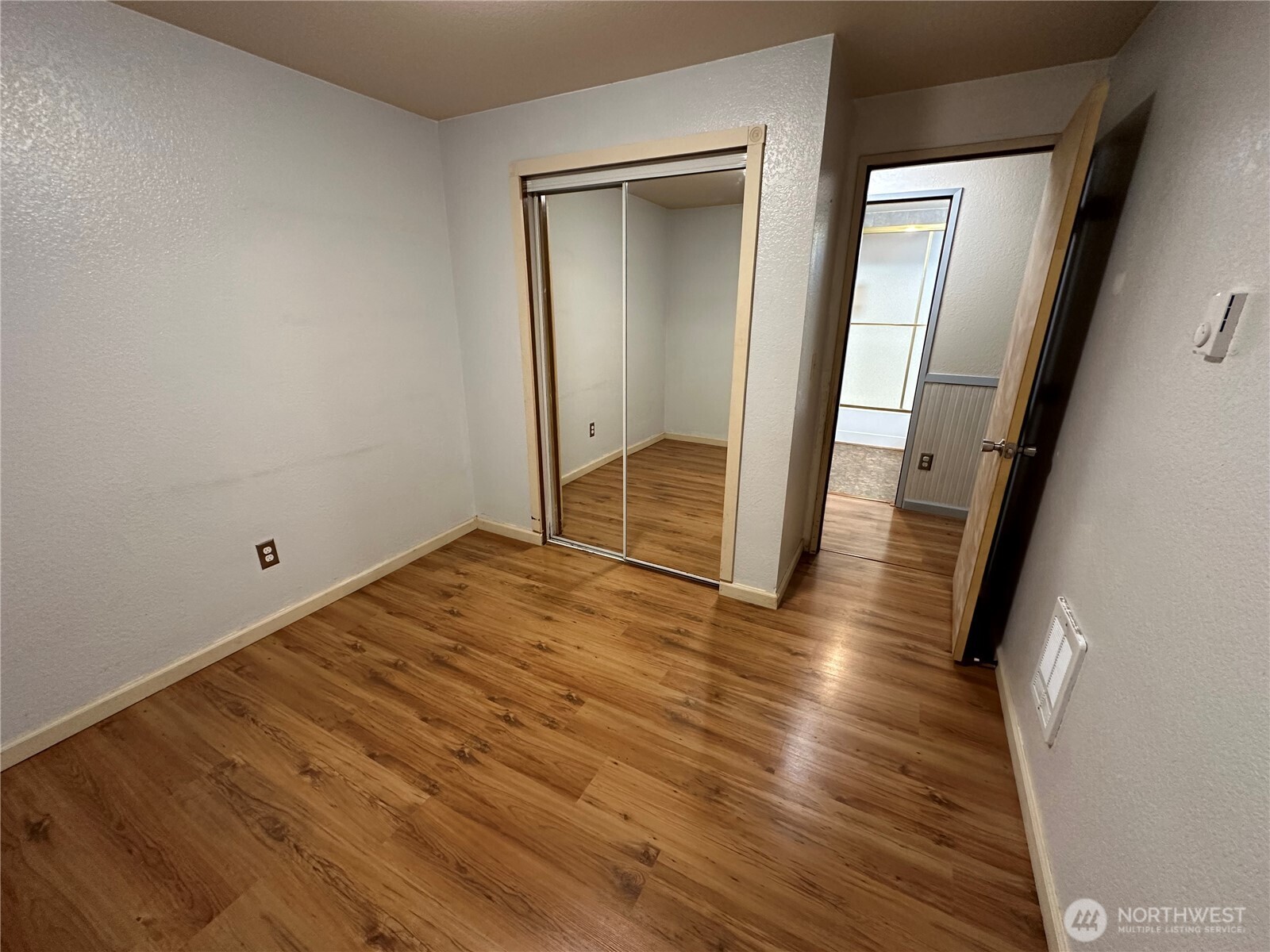 90 Ne Burt Court Property Photo 22