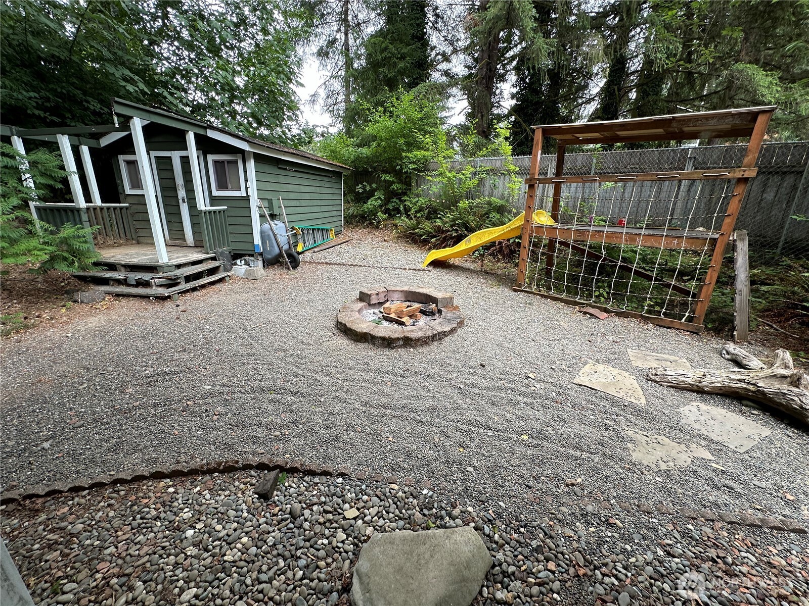 90 Ne Burt Court Property Photo 36