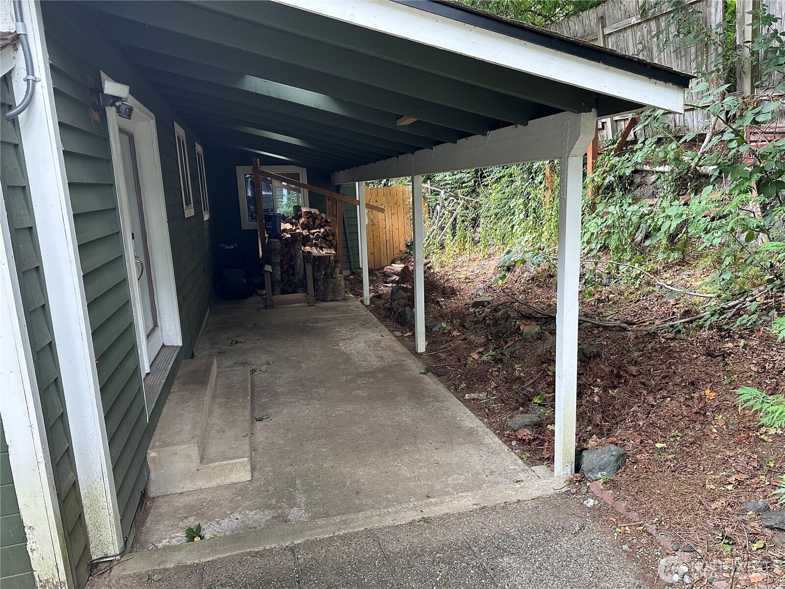 90 Ne Burt Court Property Photo 38