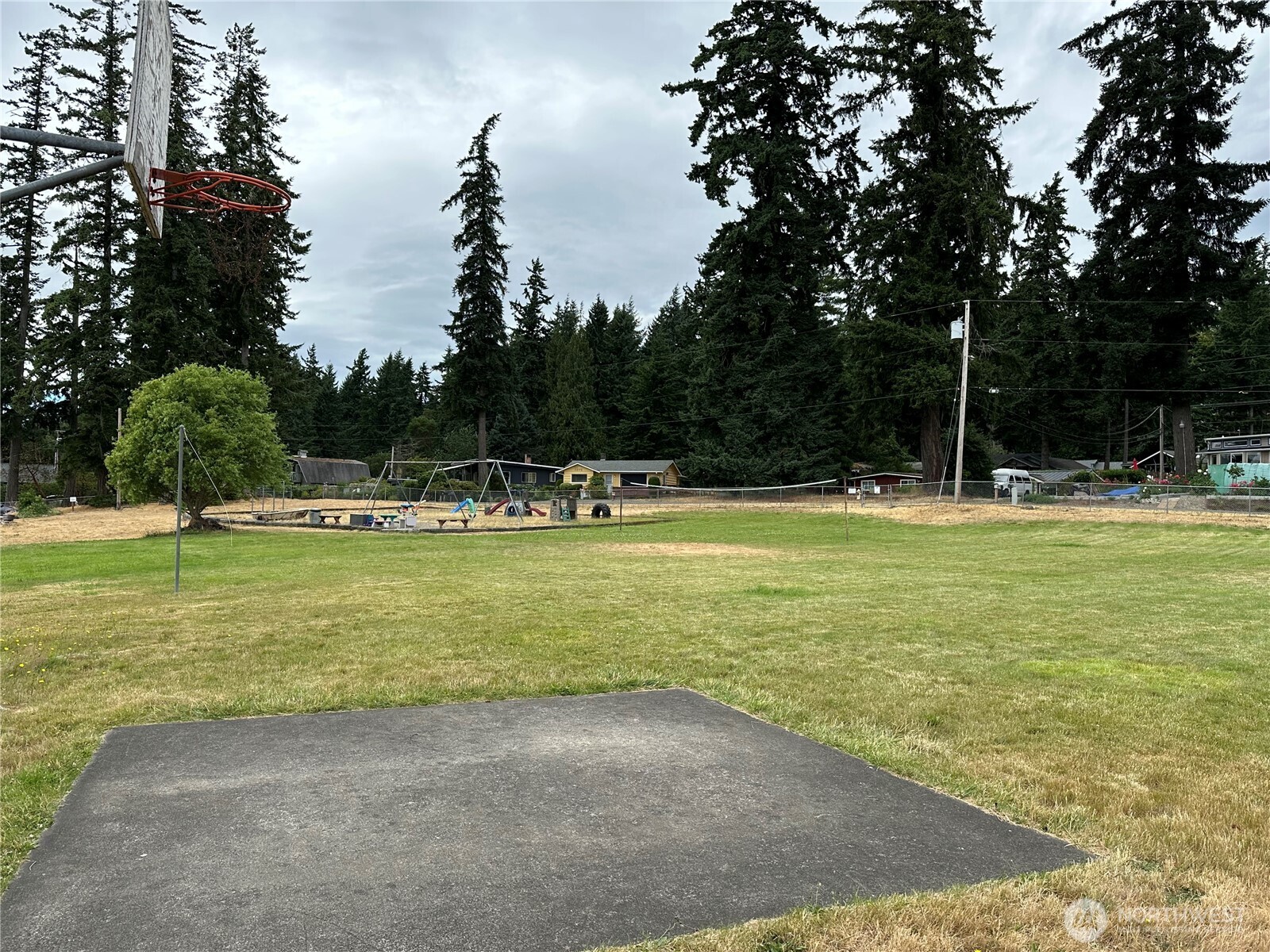 90 Ne Burt Court Property Photo 40