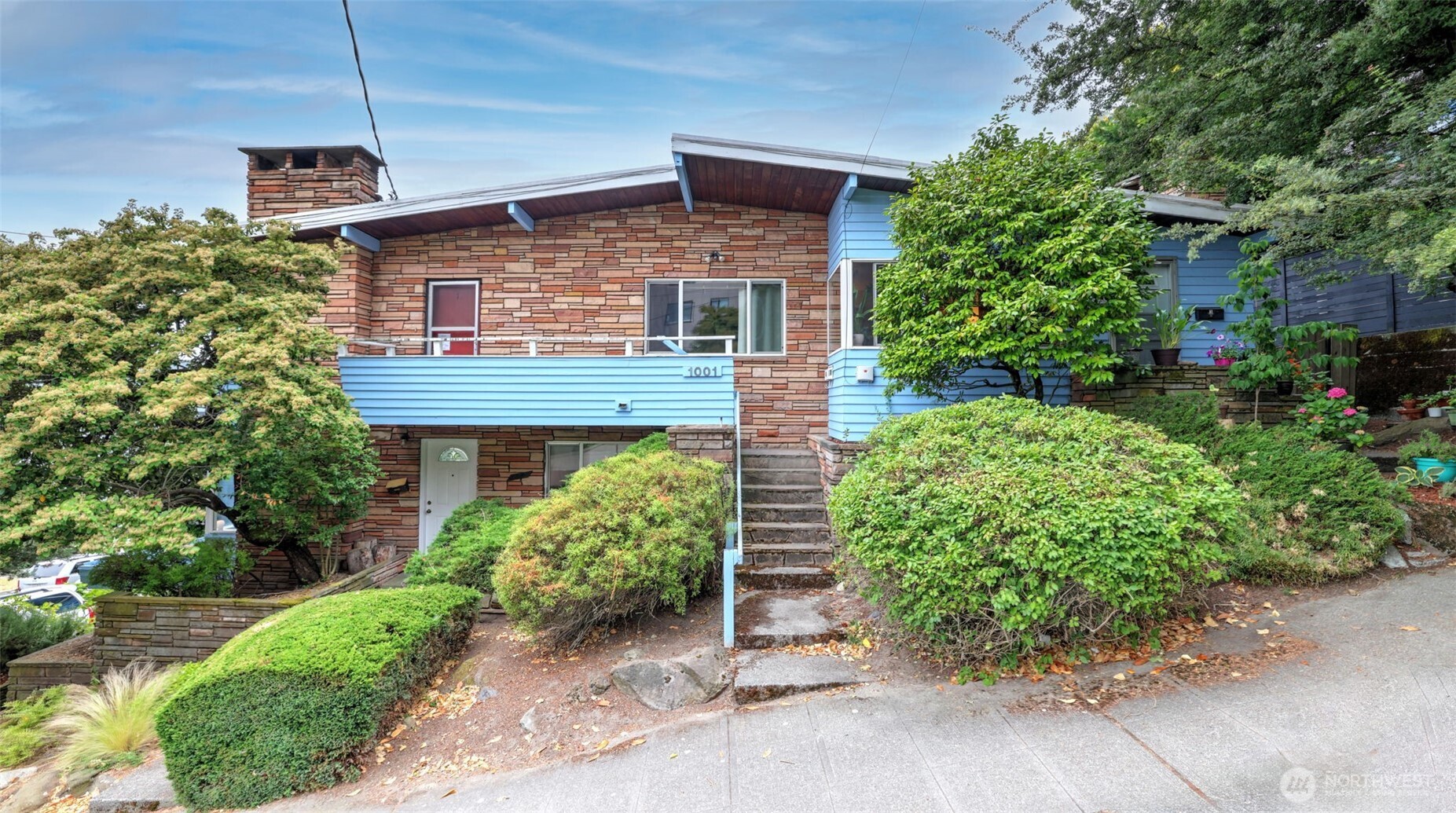 1001 1st Avenue Property Photo 1