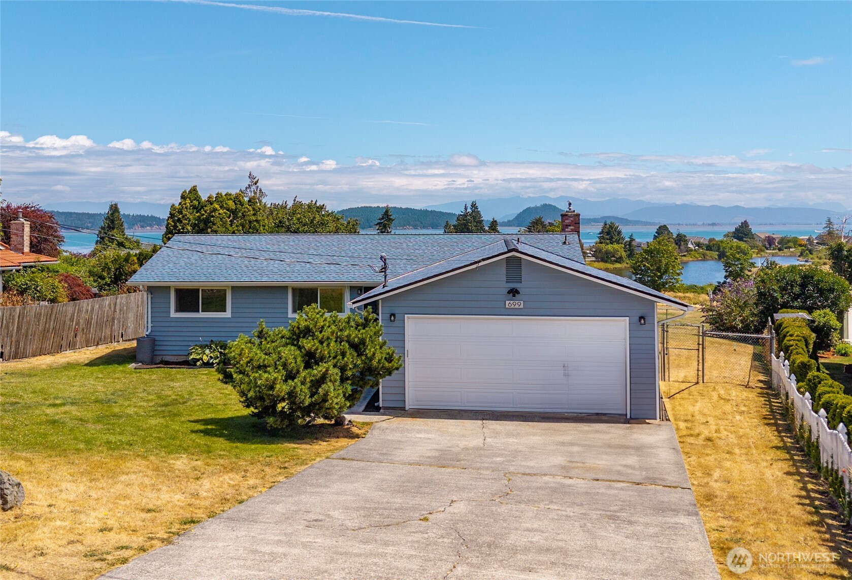 699 Maplewood Loop Property Photo 1