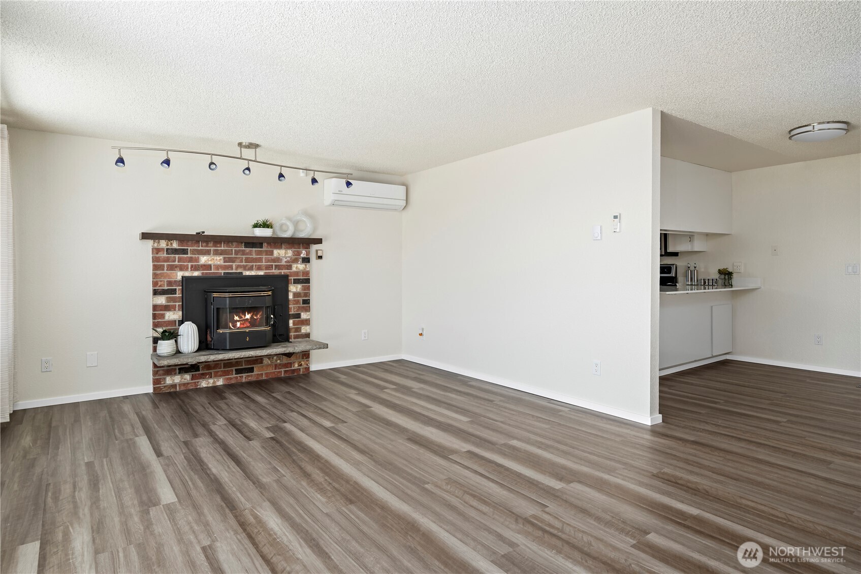 699 Maplewood Loop Property Photo 8