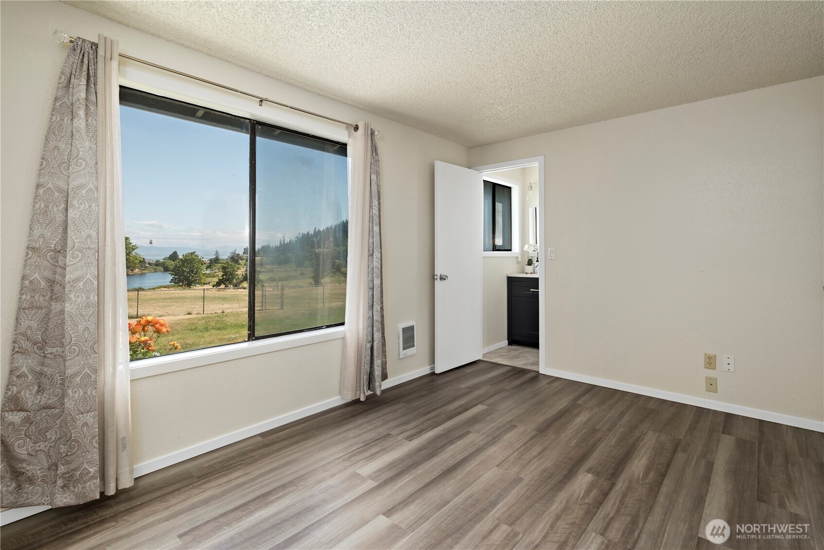 699 Maplewood Loop Property Photo 16