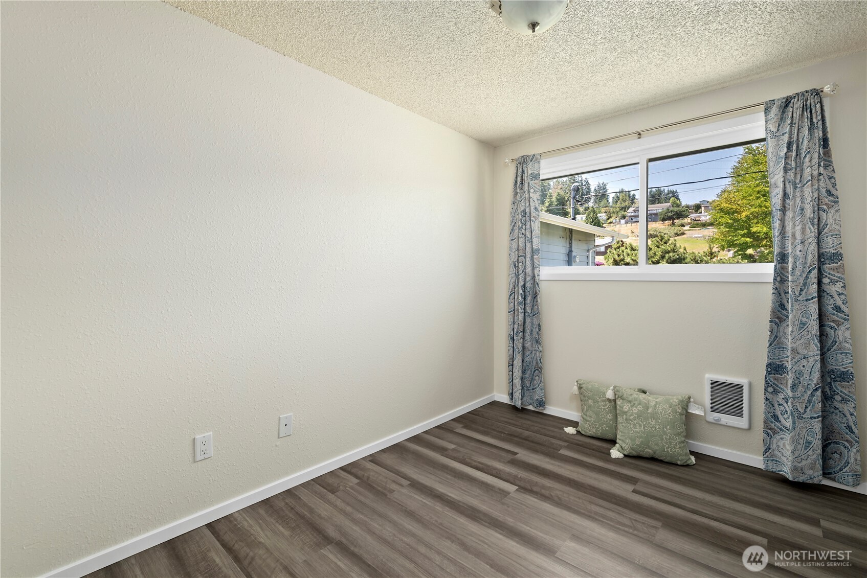 699 Maplewood Loop Property Photo 24
