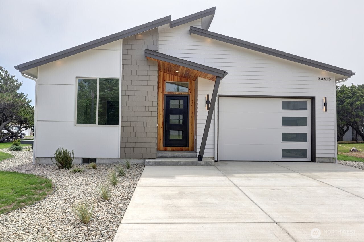 34305 G Street Property Photo 1