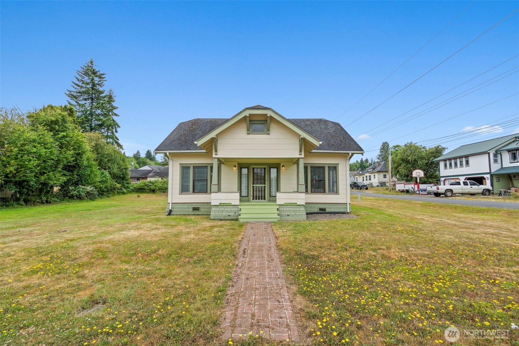 802 May Street Property Photo 1