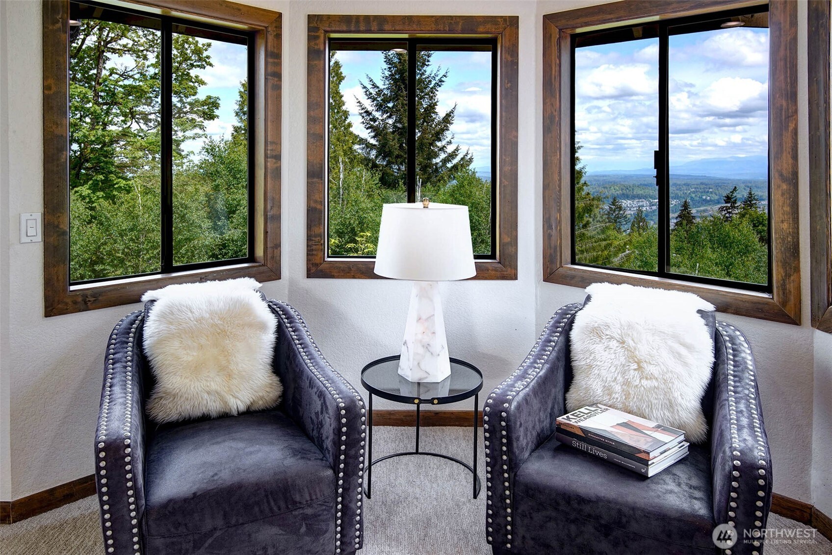 2120 Squak Mountain Loop Property Photo 1