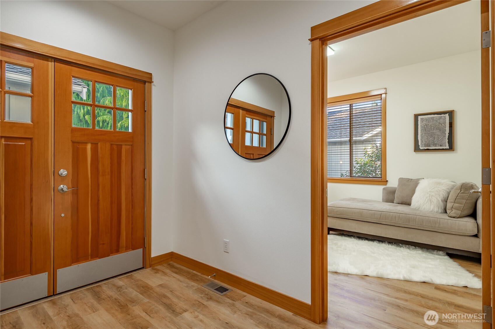 9002 Gleneagle Drive Property Photo 4