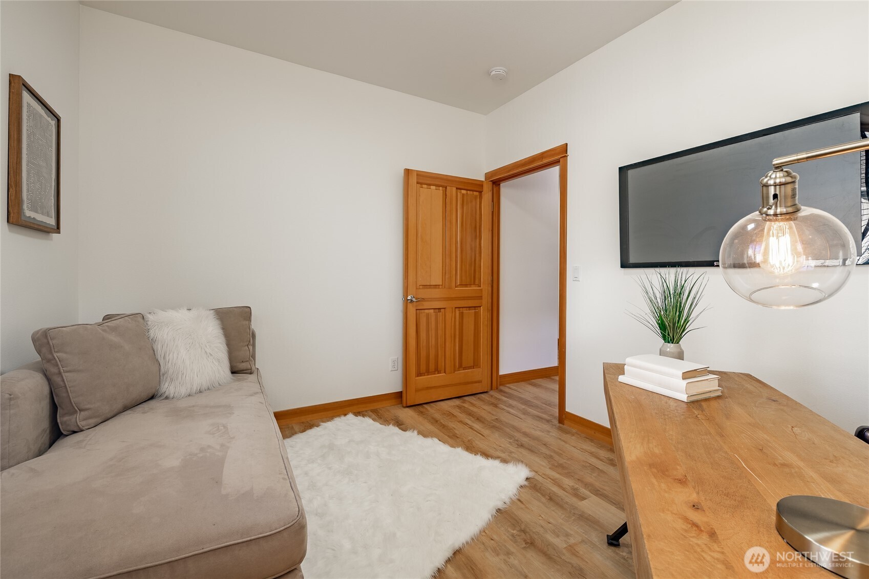 9002 Gleneagle Drive Property Photo 6