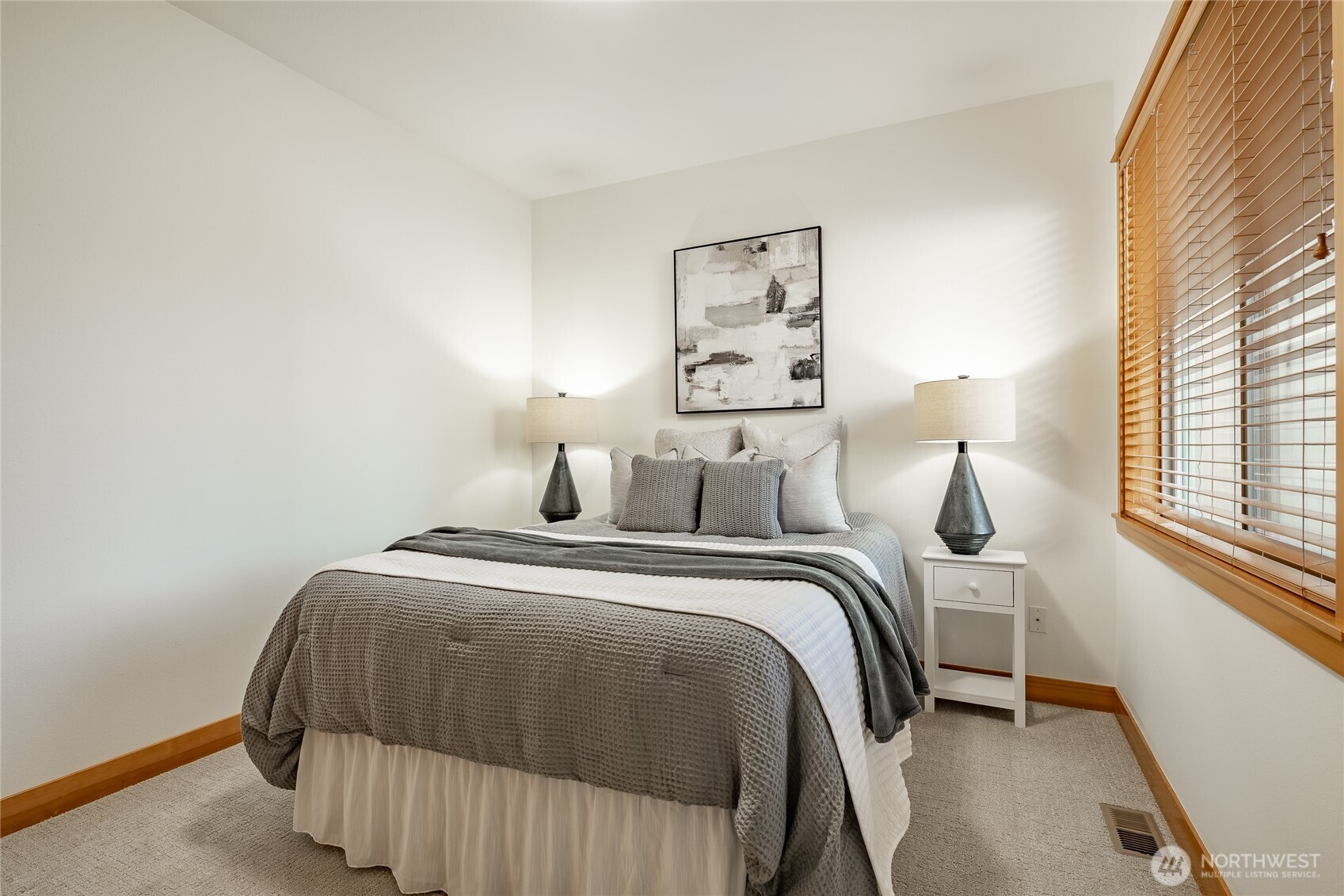 9002 Gleneagle Drive Property Photo 7