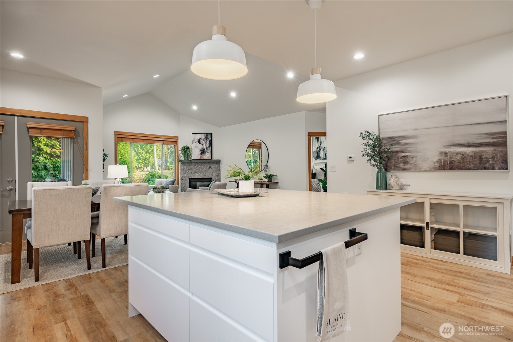 9002 Gleneagle Drive Property Photo 12