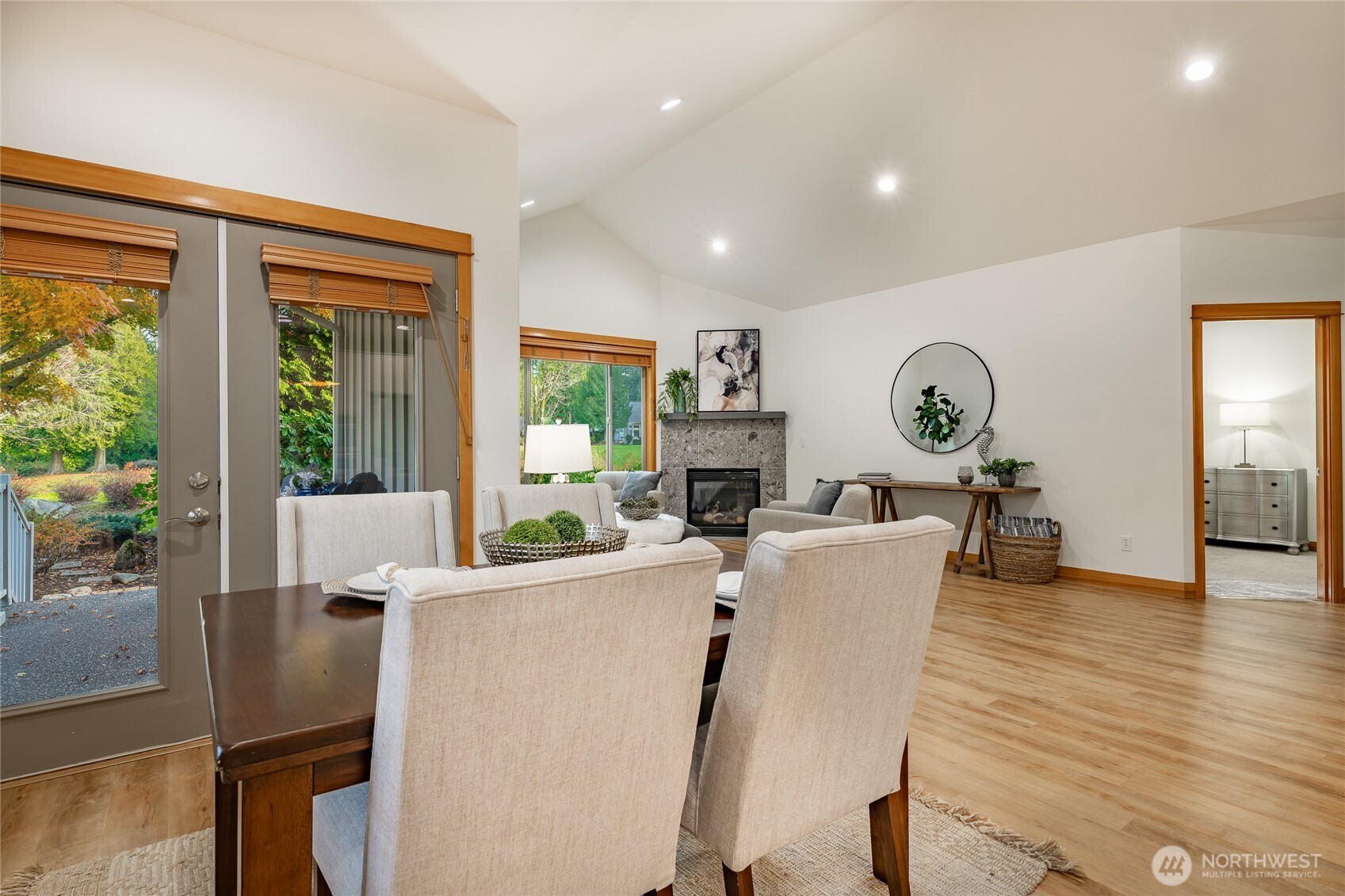 9002 Gleneagle Drive Property Photo 13