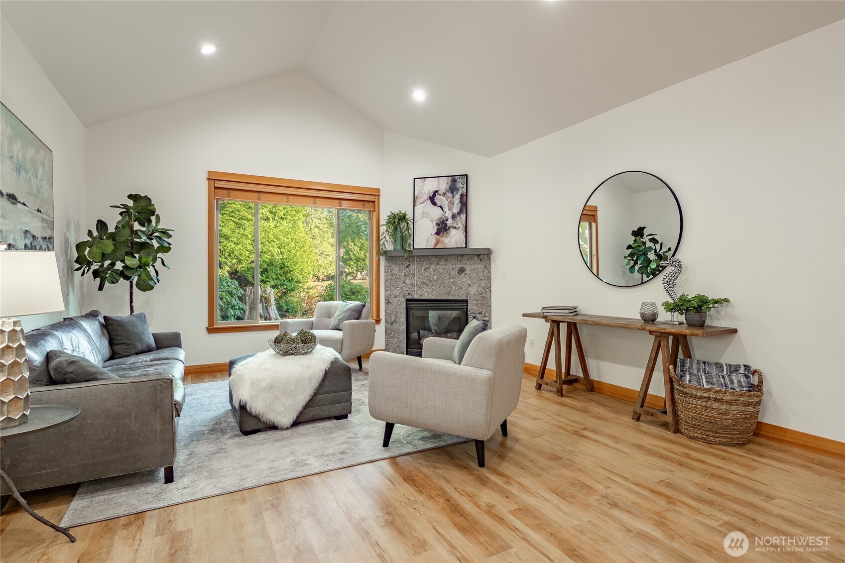 9002 Gleneagle Drive Property Photo 14