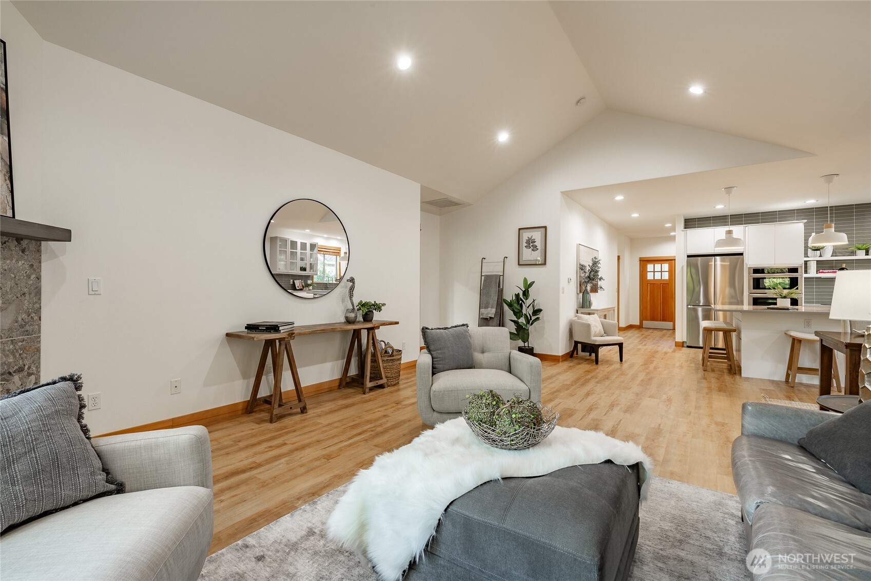 9002 Gleneagle Drive Property Photo 16