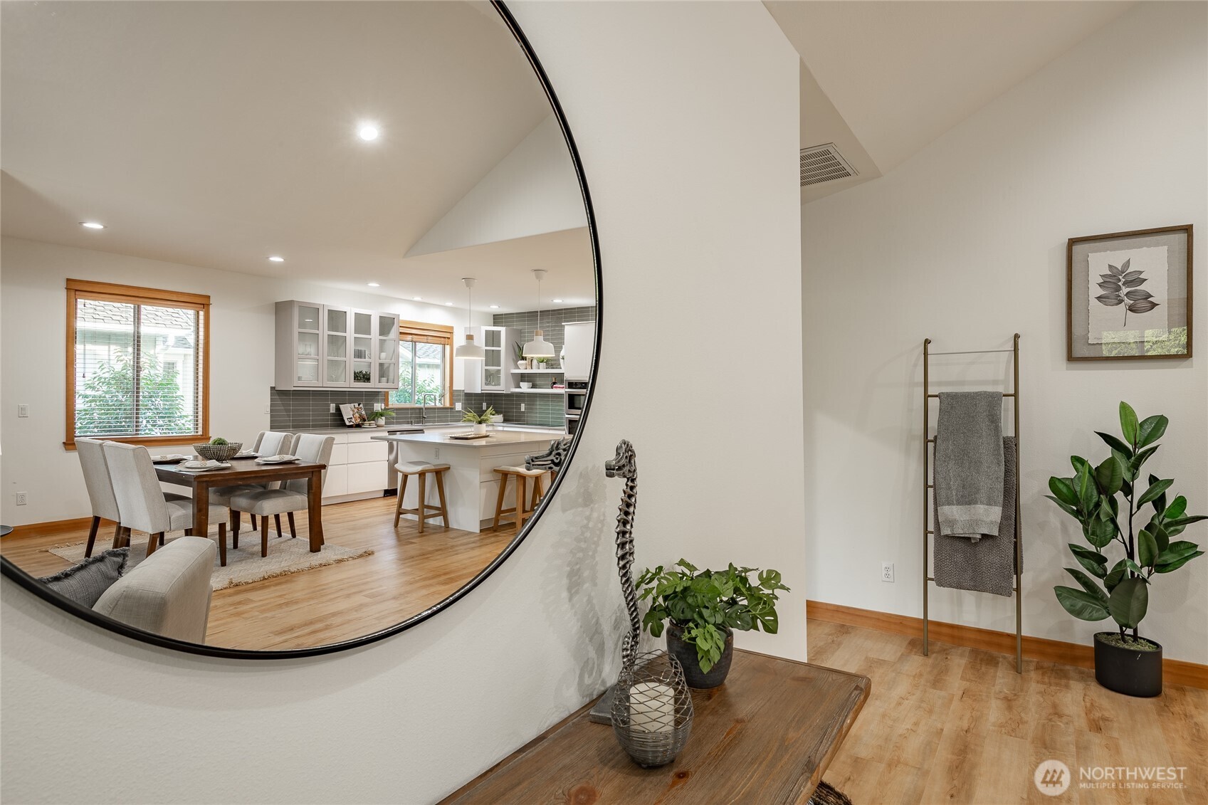 9002 Gleneagle Drive Property Photo 17