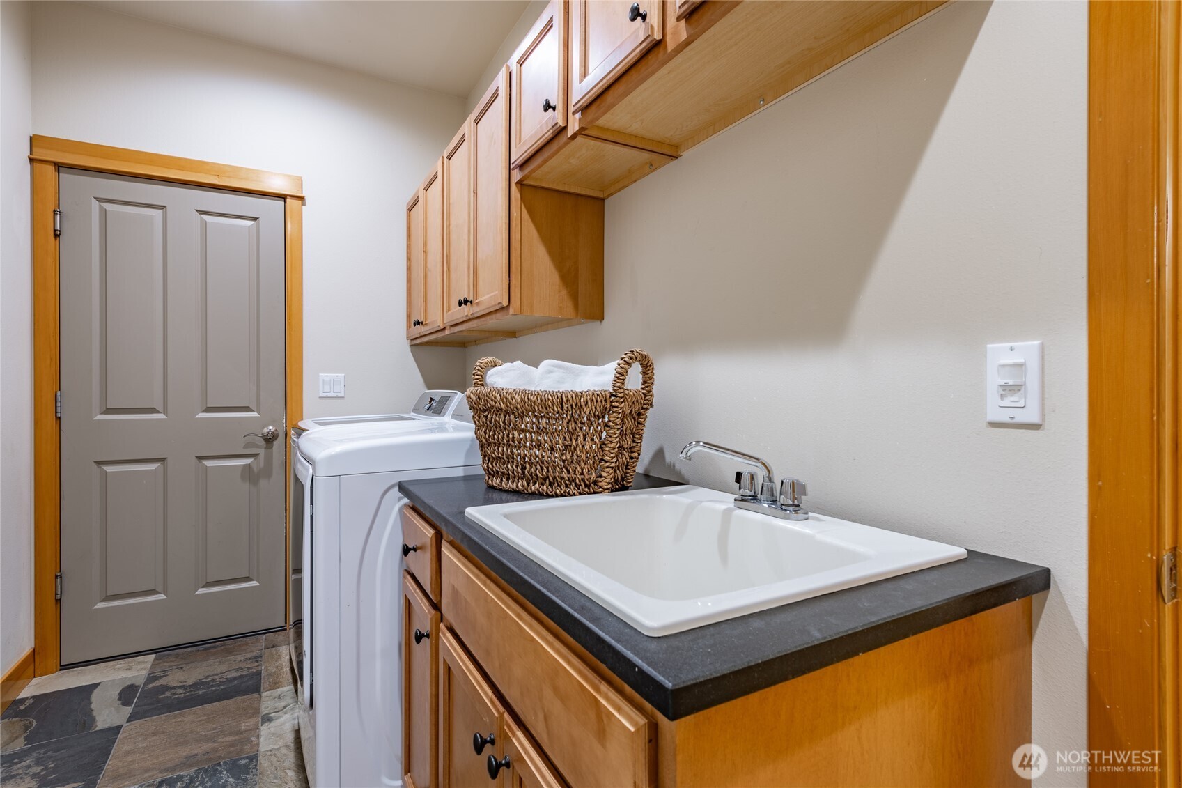 9002 Gleneagle Drive Property Photo 27