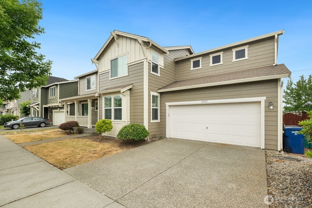1353 32nd Place Property Photo 1