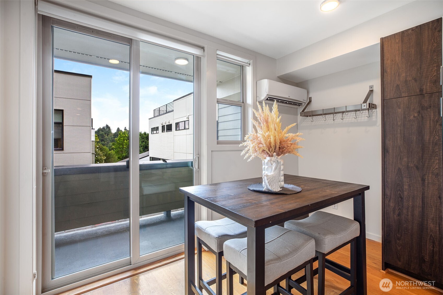 140 26 Avenue Property Photo 7