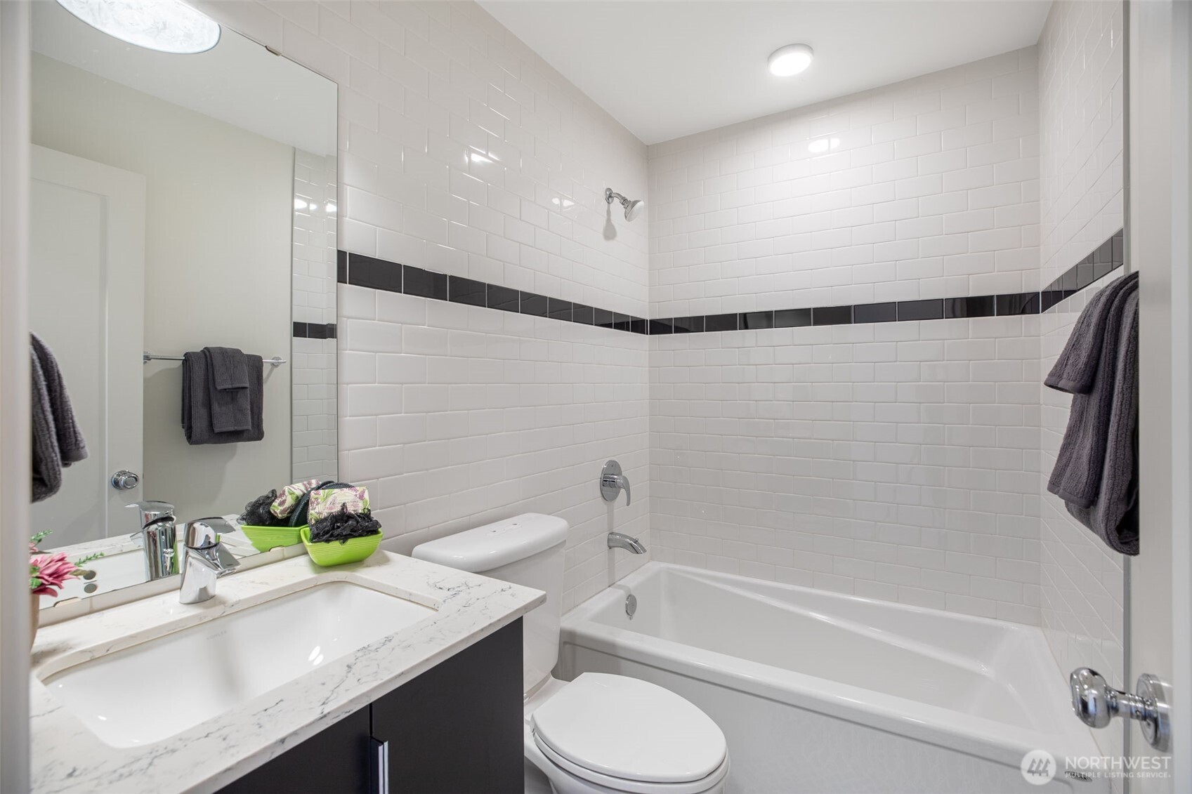 140 26 Avenue Property Photo 18