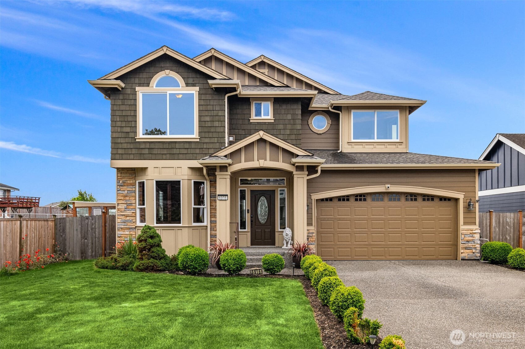 6916 37th Place Property Photo 1