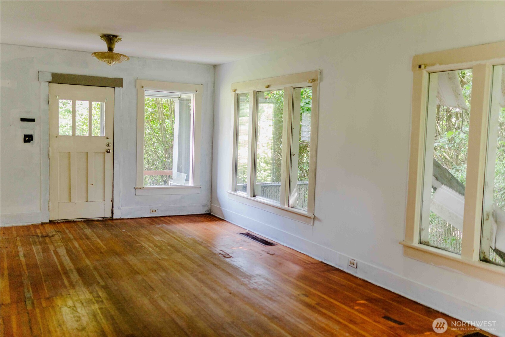 565 S Director Property Photo 27