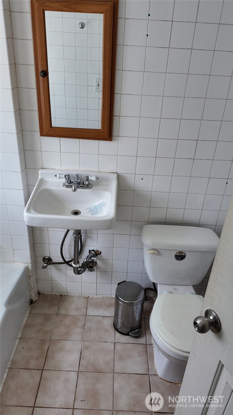 565 S Director Property Photo 33