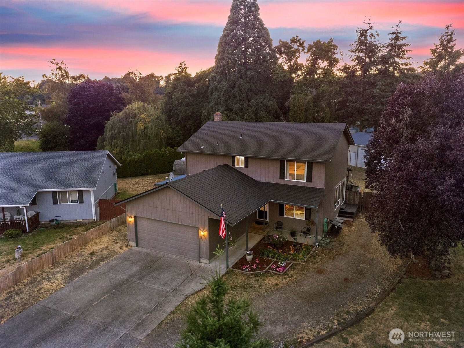1833 Hawthorne Court