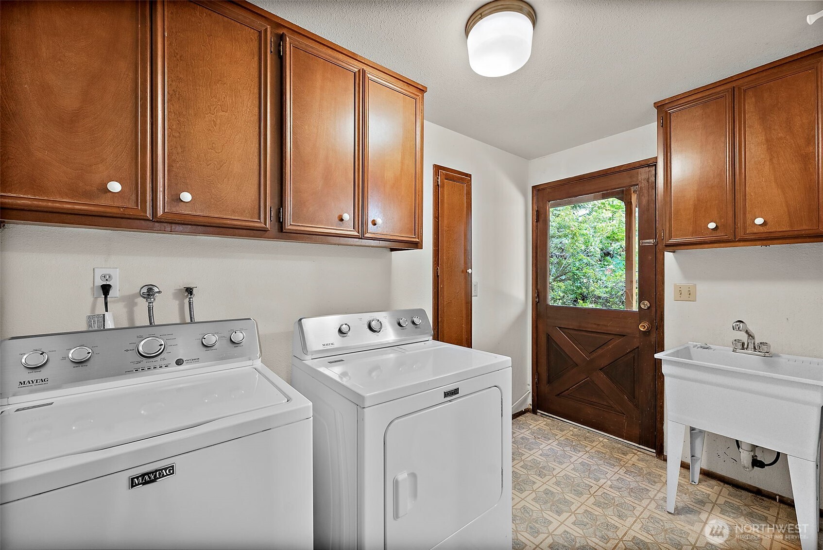 1580 Sw Hollyhock Lane Property Photo 18