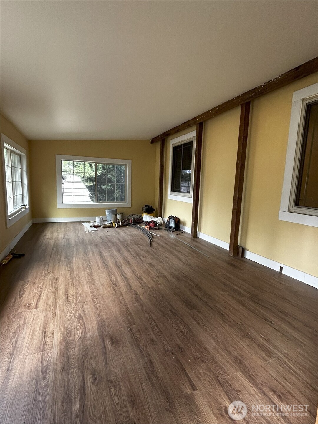 1427 E 3rd Street Property Photo 5