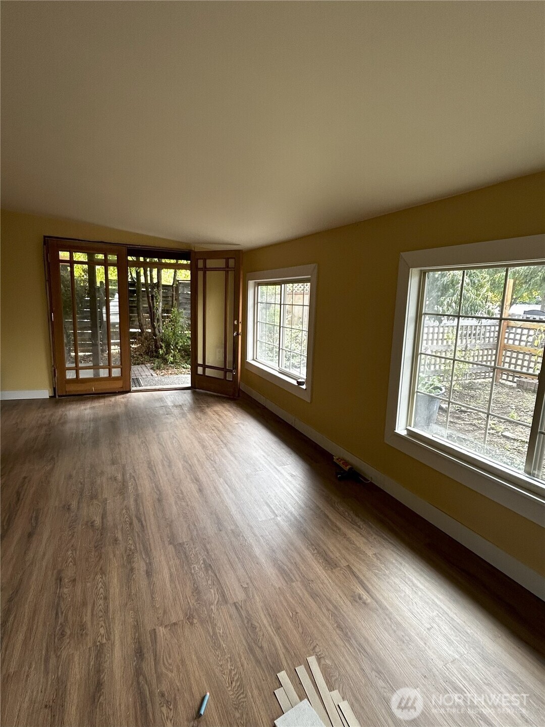 1427 E 3rd Street Property Photo 6