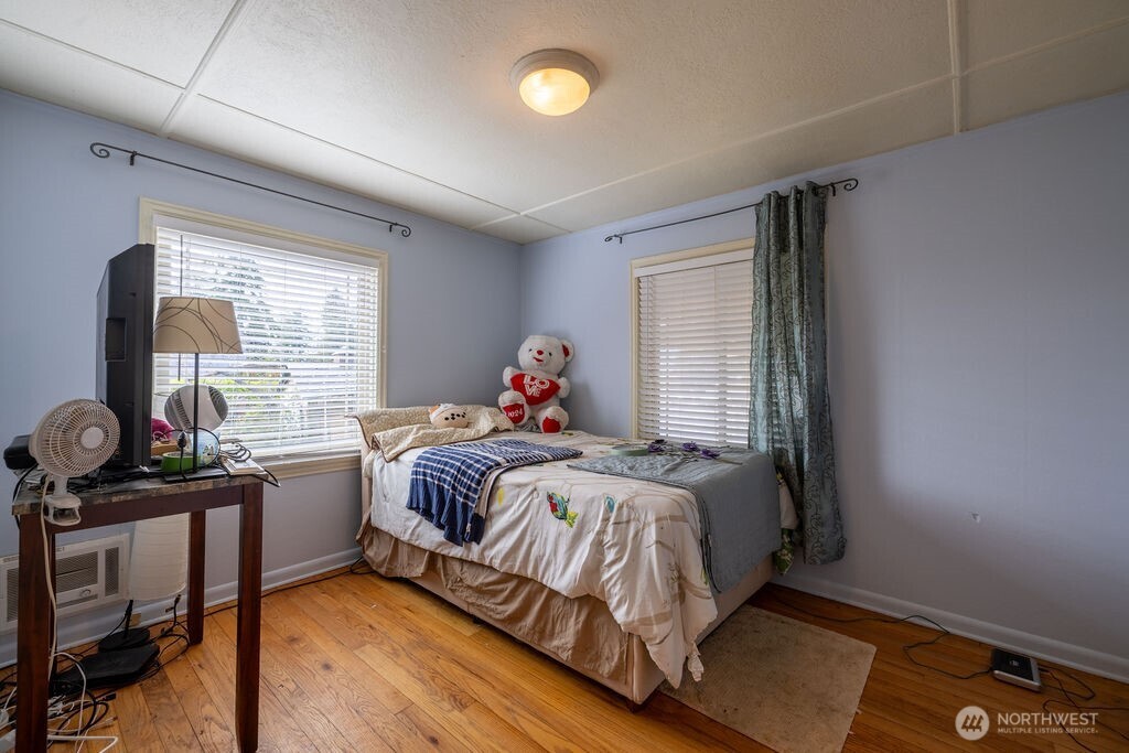 1427 E 3rd Street Property Photo 12