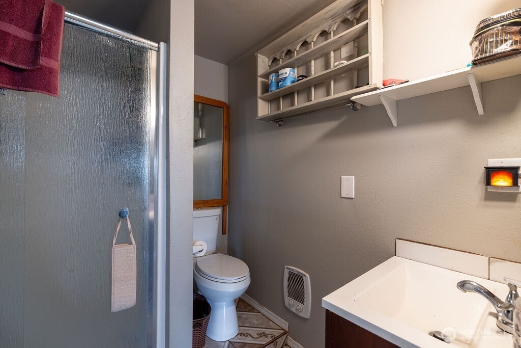 1427 E 3rd Street Property Photo 17