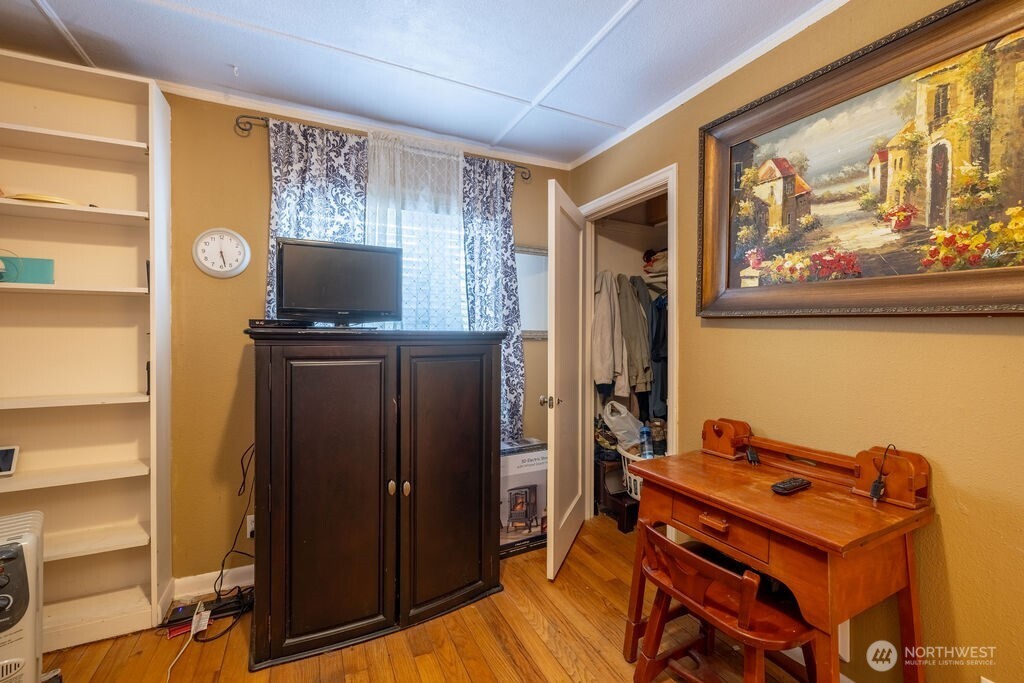 1427 E 3rd Street Property Photo 21