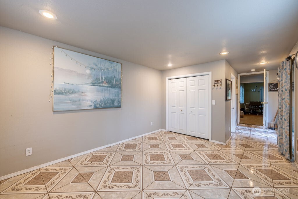 1427 E 3rd Street Property Photo 22