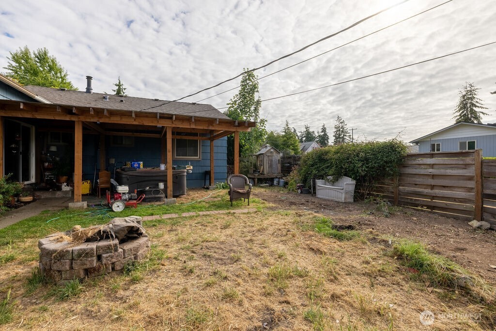 1427 E 3rd Street Property Photo 32