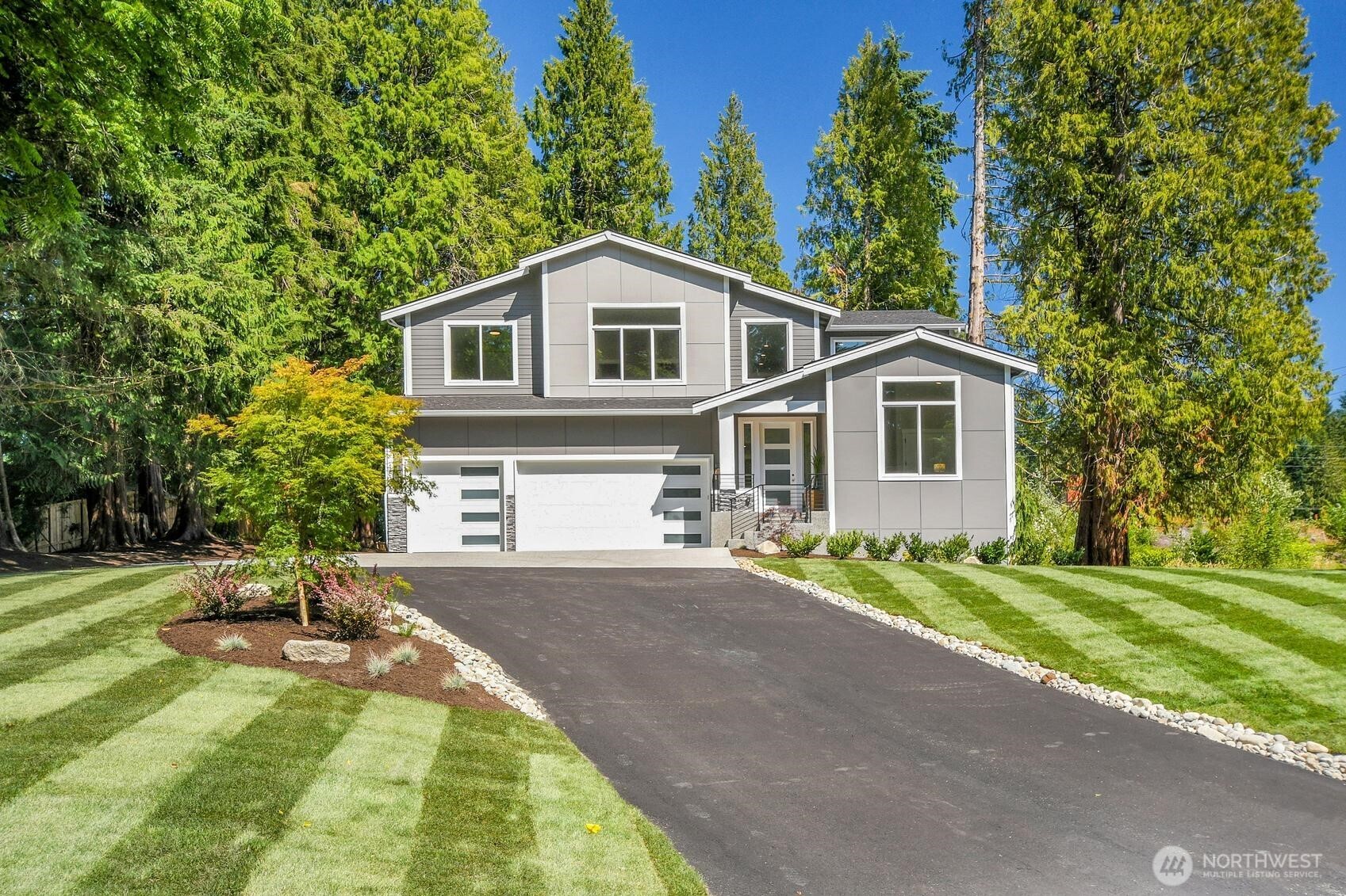 18305 Snohomish Avenue Property Photo 1