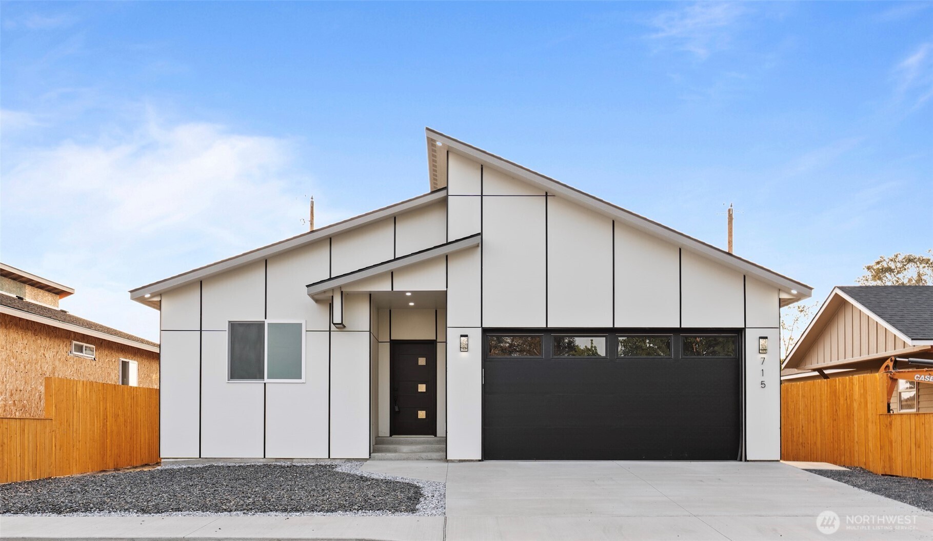 715 Buttercup Street Property Photo 1