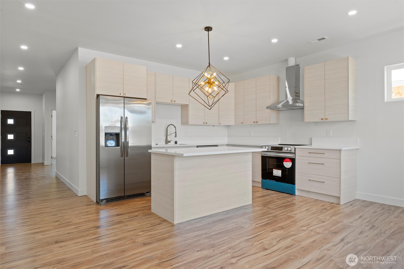 715 Buttercup Street Property Photo 6