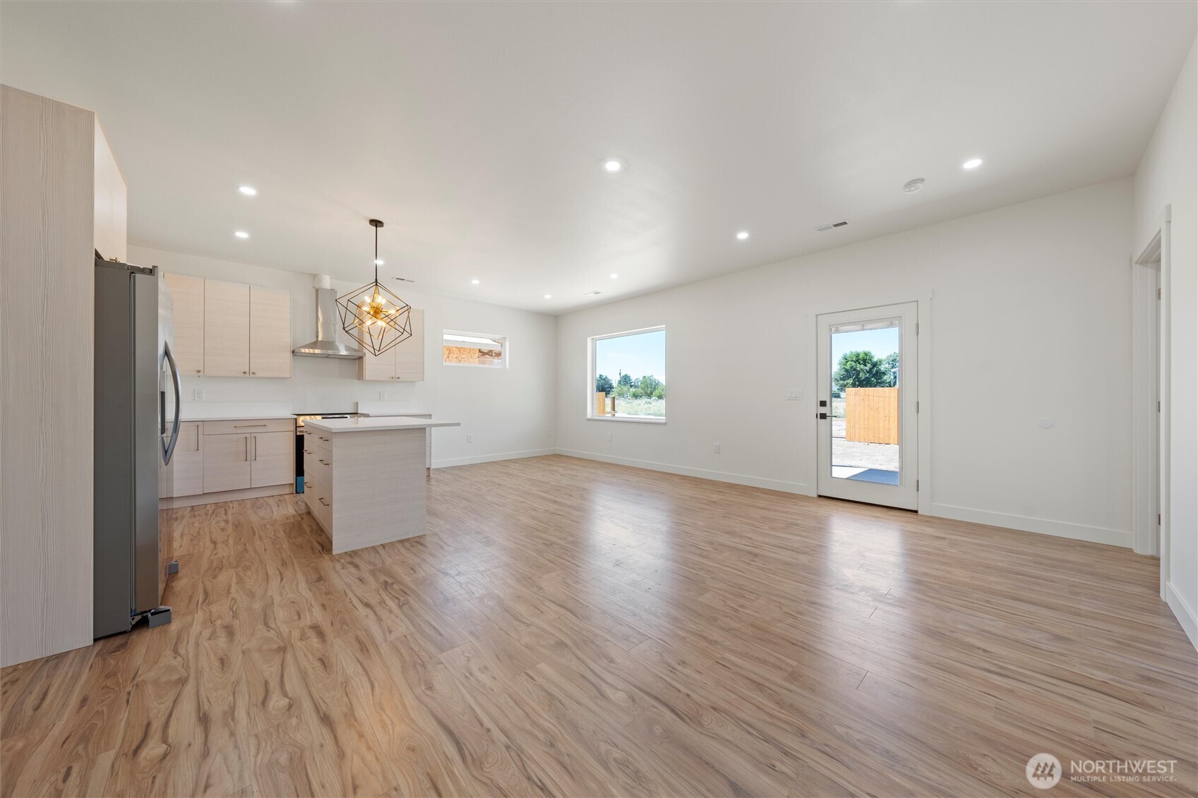 715 Buttercup Street Property Photo 8