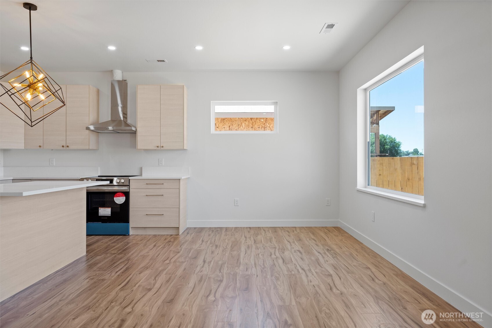 715 Buttercup Street Property Photo 10